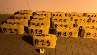 إحباط محاولتي تهريب أزيد من 1.8 طن من الشيرا بالناظور وسوق الأربعاء الغرب